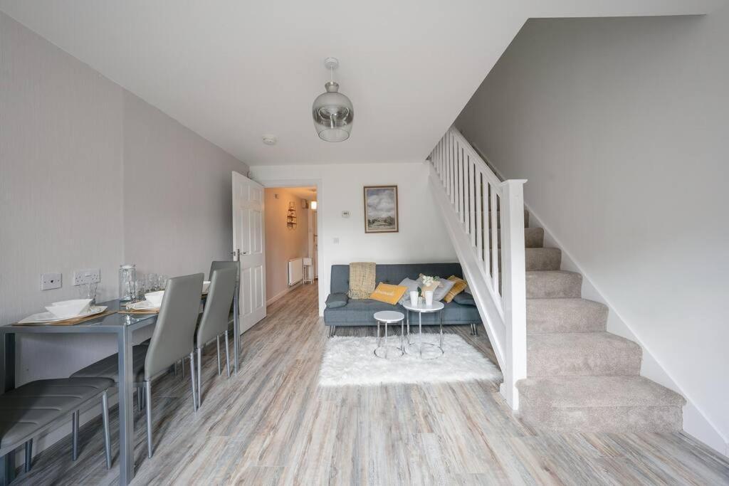 Stylish 2-Bed Home - For Company Contractor And Leisure Stays - Nec, Airport, Hs2, Contractors, Resort World Birmingham Buitenkant foto