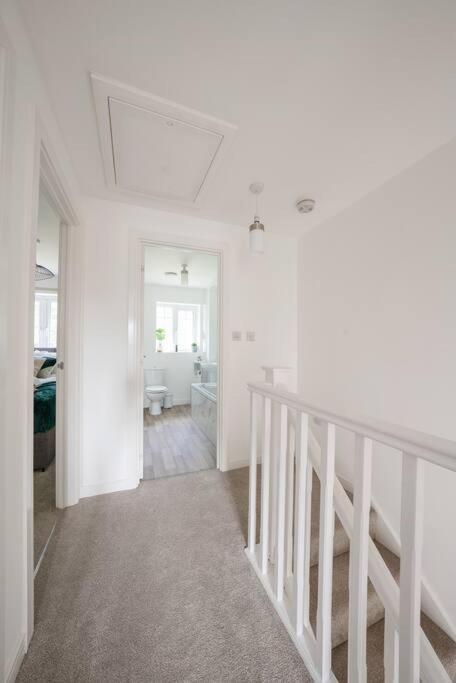Stylish 2-Bed Home - For Company Contractor And Leisure Stays - Nec, Airport, Hs2, Contractors, Resort World Birmingham Buitenkant foto